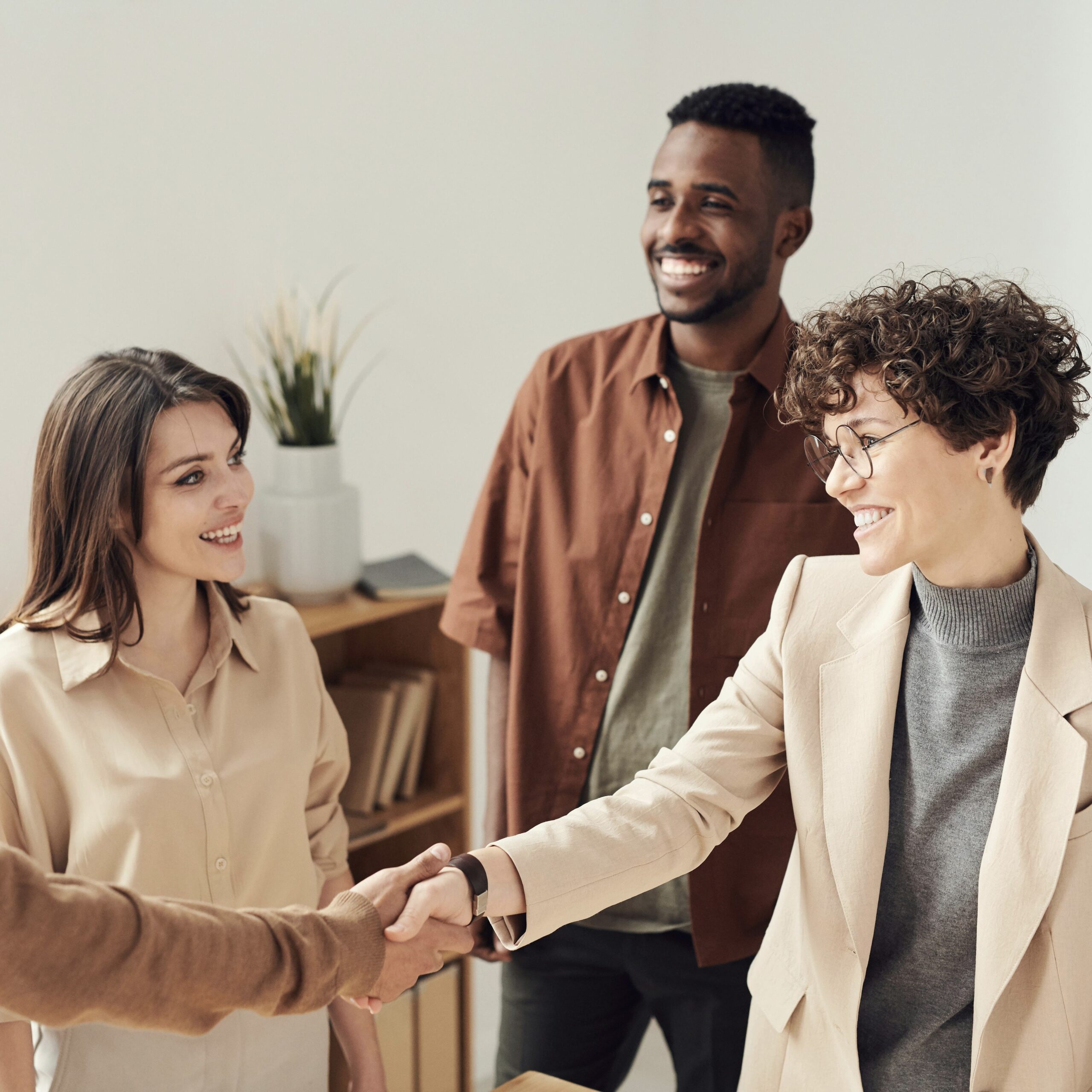 Business meeting about commercial insurance in Mallorca