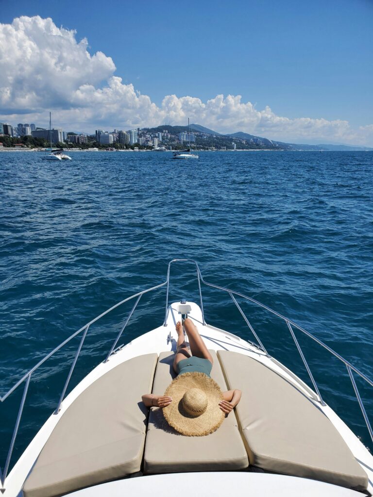 Luxury yacht in the sea with marine insurance in Mallorca