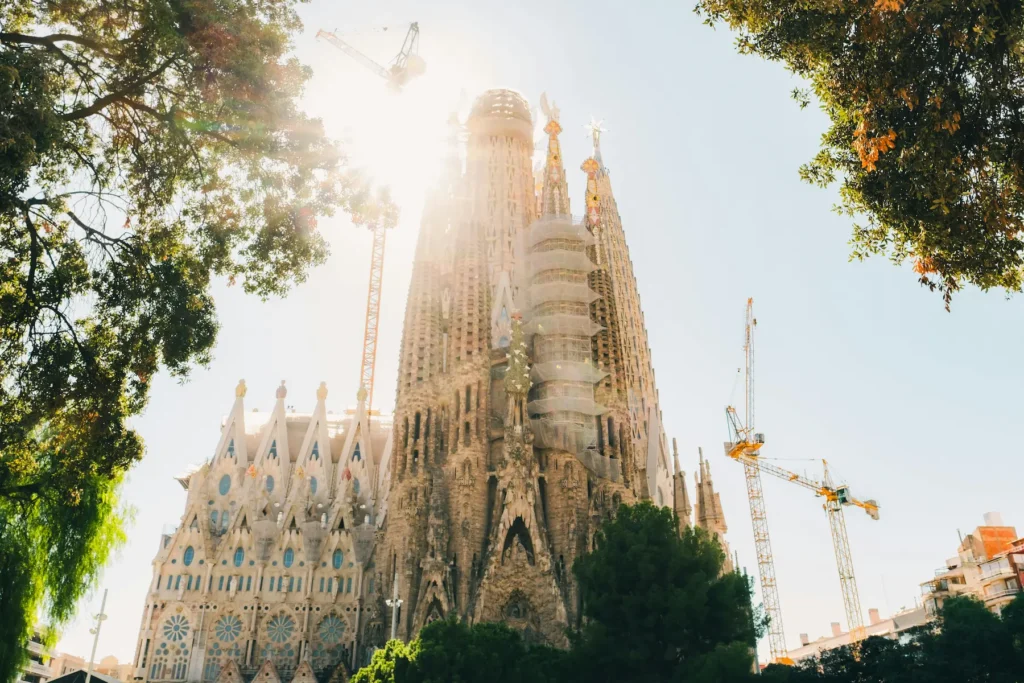 The Sagrada Familia in Barcelona, symbolising the nationwide expertise of an English-speaking insurance agent for expats moving to Spain.