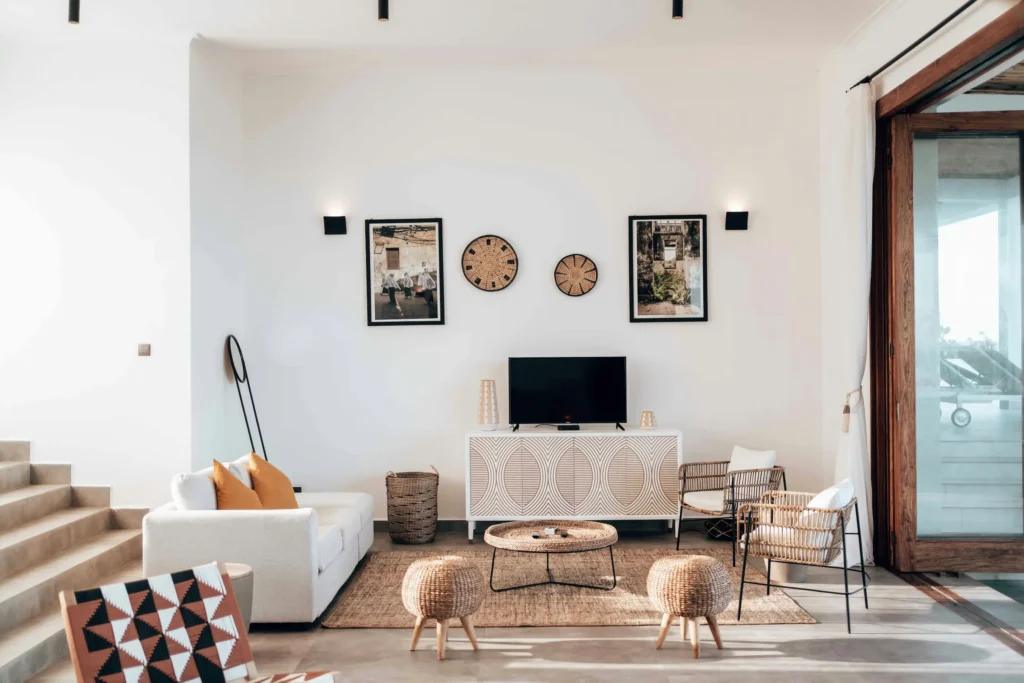 Luxury villa interior in Mallorca with high-end furniture and decorations; illustrating how contents insurance affects home insurance costs in Mallorca
